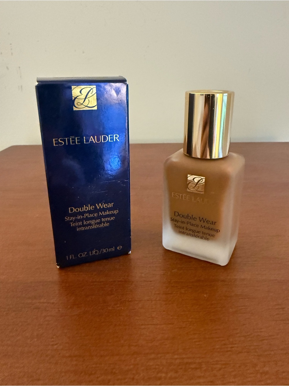 Estee Lauder Double Wear Stay-in-Place Makeup - Blue Box & Warm Brown Bottle